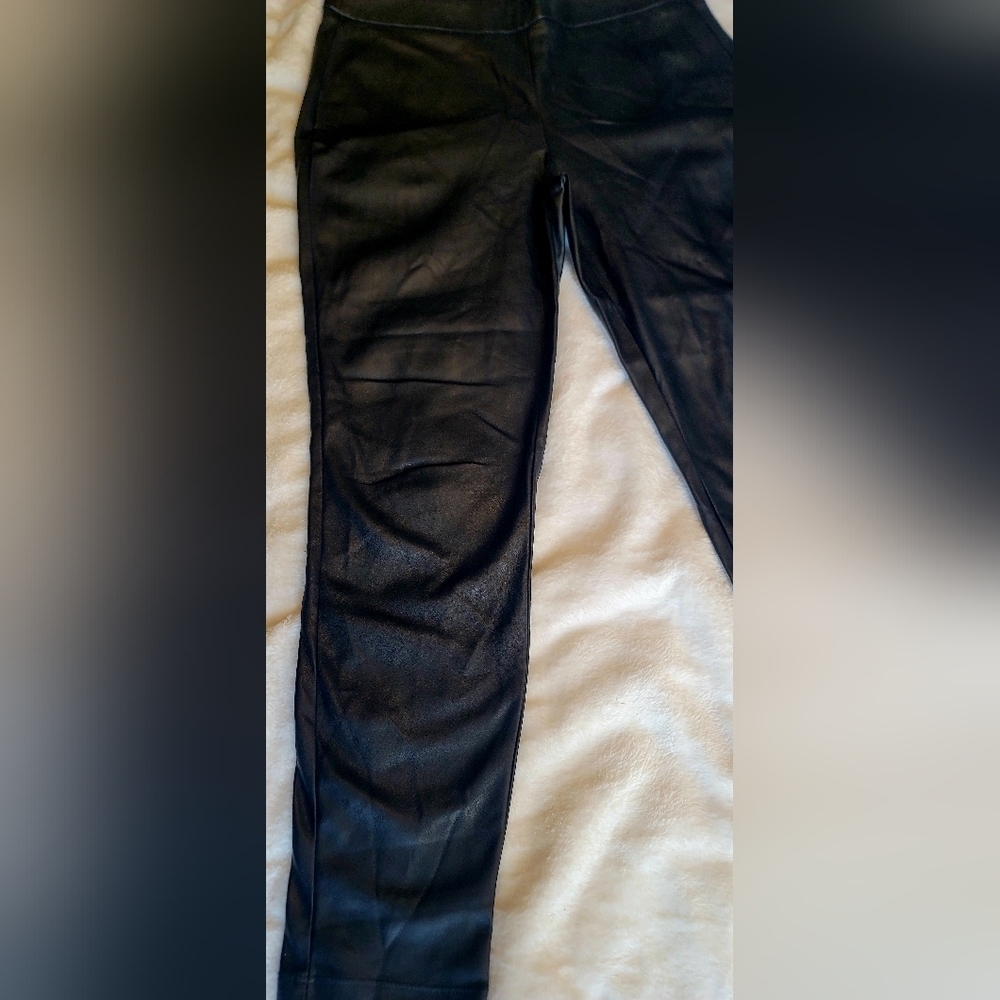 Ann Taylor Faux Leather Pants Womens Size 8 Black Vegan Leather - Picture 2 of 13